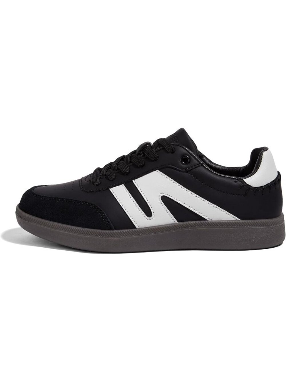 Women's Black Classic Retro Gum Sole Fashion Casual Tennis Skate Sneakers